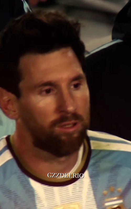 Lionel Messi seeing the tribute that Argentina prepared for him... - Thanks for everything, GOAT! #lionelmessi #messi #argentina #footballedit #fyp 